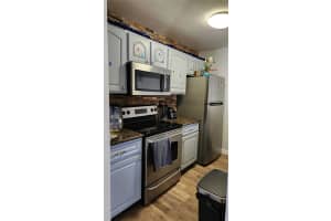 4752 WALDEN CIRCLE, ORLANDO, FL 32811 Sold 09/18/23