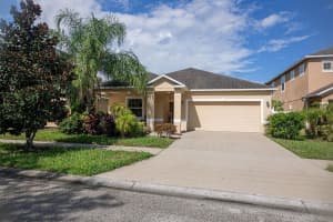 2920 MOONSTONE BEND, KISSIMMEE, FL 34758 Sold 10/30/23