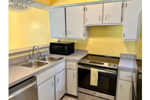 173 SCOTTSDALE SQUARE, WINTER PARK, FL 32792 Sold 10/04/23