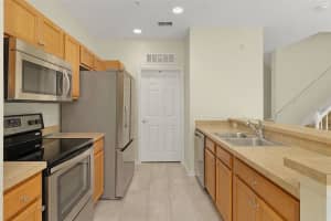 2532 GRAND CENTRAL PARKWAY, ORLANDO, FL 32839 Sold 11/02/23