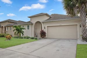 896 MARISA LANE, KISSIMMEE, FL 34744 Sold 12/20/23
