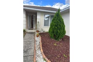 2903 SUNSET LAKES BOULEVARD, KISSIMMEE, FL 34747 Sold 12/29/23