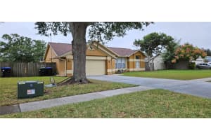8135 CLOVERGLEN CIRCLE, ORLANDO, FL 32818 Sold 10/04/24
