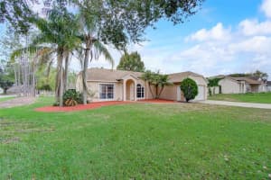 701 OAKPARK LOOP, DAVENPORT, FL 33837 Sold 04/22/24