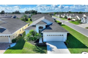 705 Ashton Dr, DAVENPORT