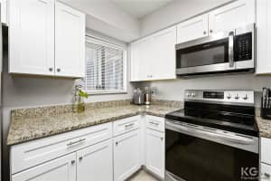 237 SCOTTSDALE SQ #237, WINTER PARK, FL 32792 Sold 03/06/24