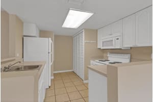522 AUSTRALIAN WAY, DAVENPORT, FL 33897 Sold 02/09/24