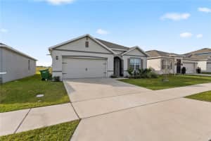 1092 CAMBRIDGE DRIVE, WINTER HAVEN, FL 33881 Sold 08/02/24