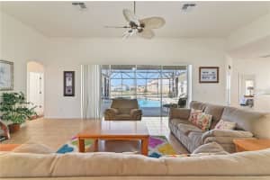 352 BURFORD CIRCLE, DAVENPORT, FL 33896 Sold 08/30/24