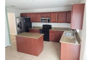 2801 MOONSTONE BEND, KISSIMMEE, FL 34758 Sold 05/10/24