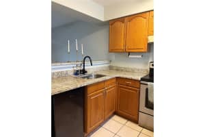 214 SCOTTSDALE SQUARE, WINTER PARK, FL 32792 Sold 06/03/24