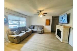 28 COUNTRY COVE WAY, KISSIMMEE, FL 34743 Sold 05/10/24