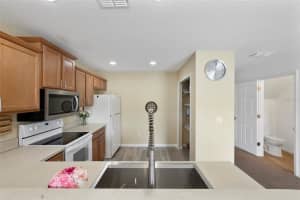 564 CRESTING OAK CIRCLE, ORLANDO, FL 32824 Sold 07/31/24