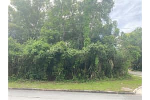 401 S KENTUCKY AVENUE, DELAND, FL 32724 Sold 08/19/25