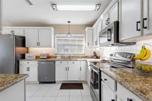 346 VISTA OAKS WAY, DAVENPORT, FL 33837 Sold 10/11/24
