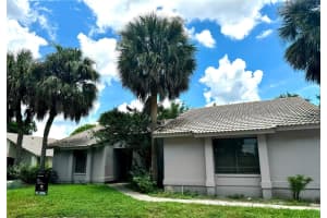 275 KERRY COURT, ALTAMONTE SPRINGS, FL 32714 Sold 09/13/24