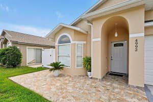 4992 LUNA NEGRA DRIVE, ORLANDO, FL 32811 Sold 09/13/24