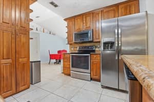 492 KATHERWOOD COURT, DELTONA, FL 32738 Sold 05/30/25