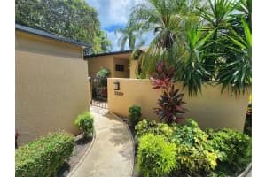 3809 FISHING TRAIL, SARASOTA, FL 34235 Sold 01/10/25