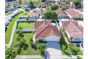 2323 SANTA ANA STREET, KISSIMMEE, FL 34743 Sold 10/05/24