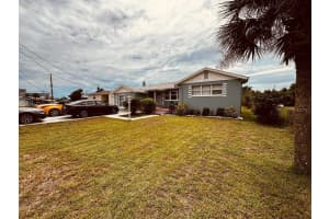 210 Bonner Ave Daytona Beach, FL 32118 - Off Market