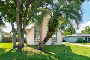 1707 LONGLEAF DRIVE, SAINT CLOUD, FL 34769 Sold 12/03/24