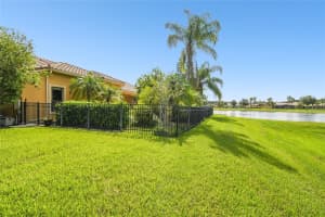 921 SAN RAPHAEL ST, KISSIMMEE, FL 34759 Sold 10/03/24