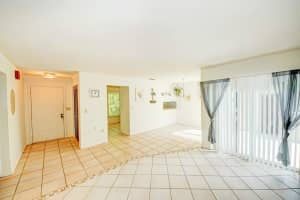 530 HUNTER CIRCLE, KISSIMMEE, FL 34758 Sold 03/17/25