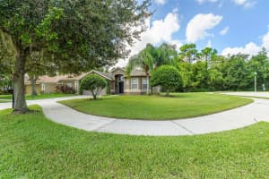 9700 DOGWOOD RIDGE RUN, ORLANDO, FL 32829 Sold 09/27/24