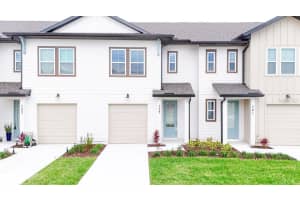 718 Longboat Dr, DAVENPORT