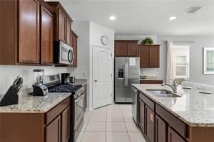 7036 OAKWOOD STREET, DAVENPORT, FL 33837 Sold 02/19/25