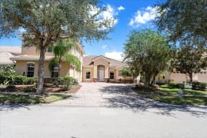 3757 Eagle Isle Cir, KISSIMMEE
