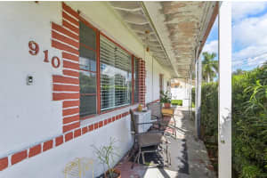 910 43RD STREET, BRADENTON, FL 34209 Sold 03/27/25