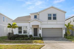 3525 Lavender Dr, DAVENPORT
