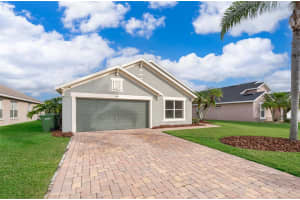 3027 BUCKEYE POINTE DRIVE, WINTER HAVEN, FL 33881 Sold 04/15/25