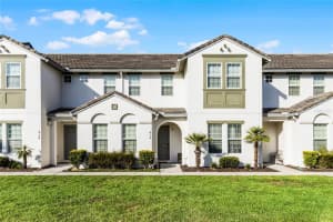 434 Captiva Dr, DAVENPORT