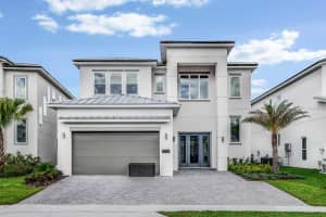 2133 Pine Oak Loop, DAVENPORT