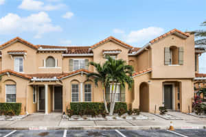 5213 PARADISE CAY CIRCLE, KISSIMMEE, FL 34746 Sold 03/27/25