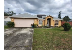 1053 Hemingway Dr, DELTONA