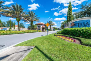 7635 OAKMOSS LOOP, DAVENPORT, FL 33837 - MLS#MFRS5115862