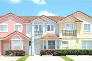 1304 S Beach Cir, KISSIMMEE