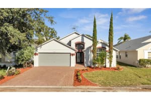 913 CASSIA DRIVE, DAVENPORT, FL 33897 Sold 04/13/25