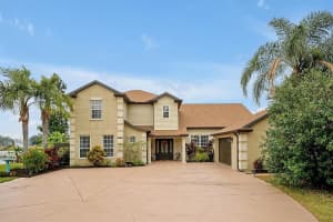 8549 HILLCREST DRIVE, GROVELAND, FL 34736 Sold 02/21/25