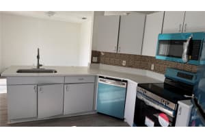 104 CRESCENT COURT, KISSIMMEE, FL 34758 Sold 06/05/25