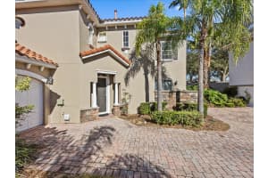 220 BRUNELLO DR, DAVENPORT, FL 33897 - MLS#MFRS5118505