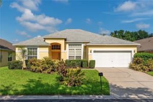 135 Langham Dr, DAVENPORT