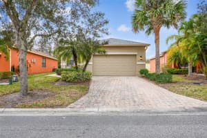 940 GRAND CANAL DRIVE, KISSIMMEE, FL 34759 Sold 03/27/25