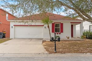 319 Sand Ridge Dr, DAVENPORT