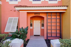 8552 CRYSTAL COVE LOOP, KISSIMMEE, FL 34747 Sold 05/01/25