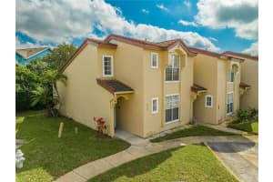 8708 Papaya Dr, KISSIMMEE